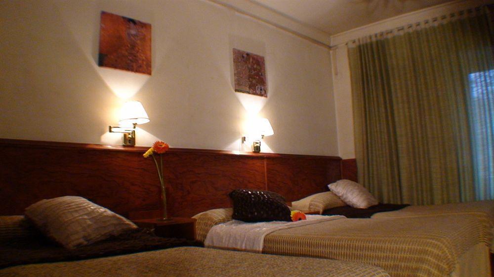Hostal El Carmen Zaragoza Luaran gambar
