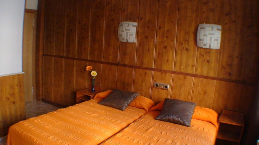 Hostal El Carmen Zaragoza Luaran gambar