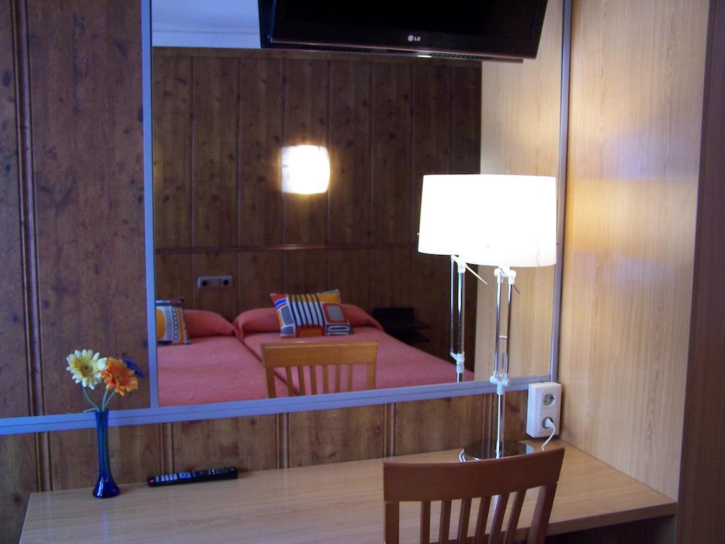 Hostal El Carmen Zaragoza Luaran gambar