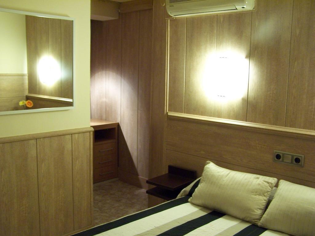 Hostal El Carmen Zaragoza Luaran gambar